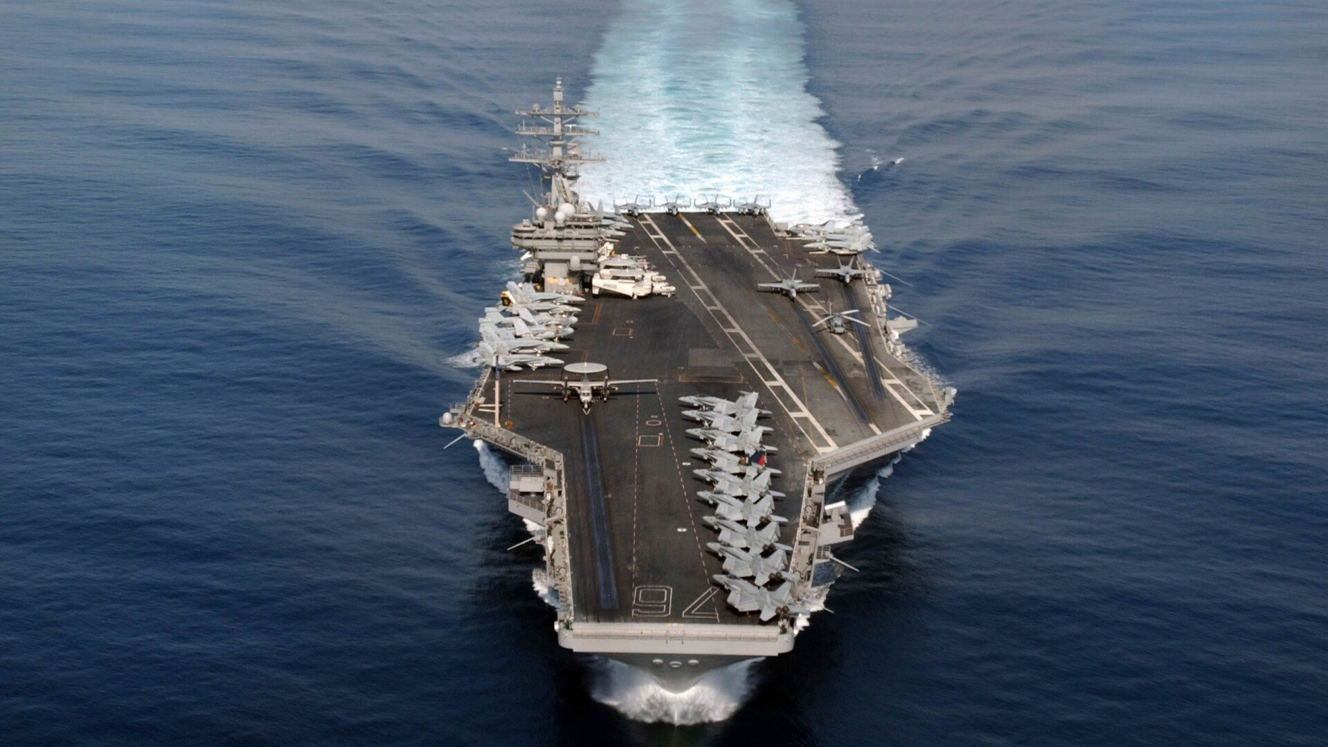 切尔西团队配合默契,整体表现出色,切尔西合影