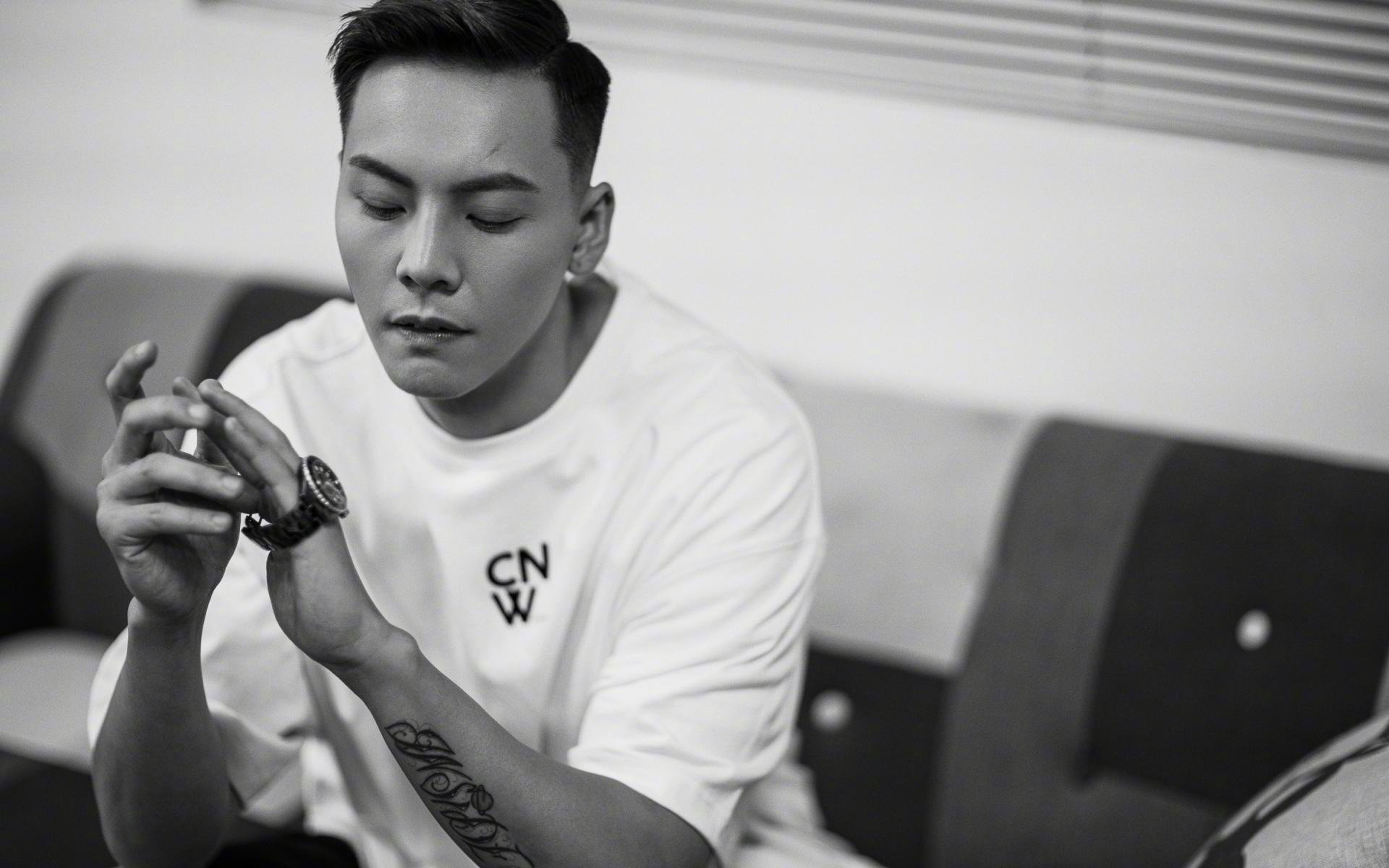 纽卡斯尔多点进攻打出战术灵活性,纽卡斯尔 球员