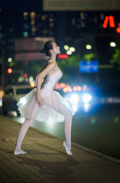 马克西姆·格鲁塞展现顶尖蝶泳实力，马克西姆和海格